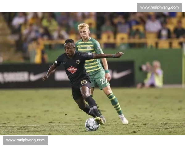 高清足球赛事直播APP下载指南畅享全球赛场精彩即时比分数据分析权威解说 - 副本 - 副本 (4) - 副本 - 副本 - 副本 - 副本 - 副本 - 副本